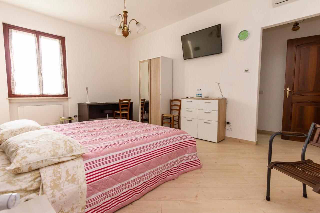 La Colomba B&B Castellaro  外观 照片