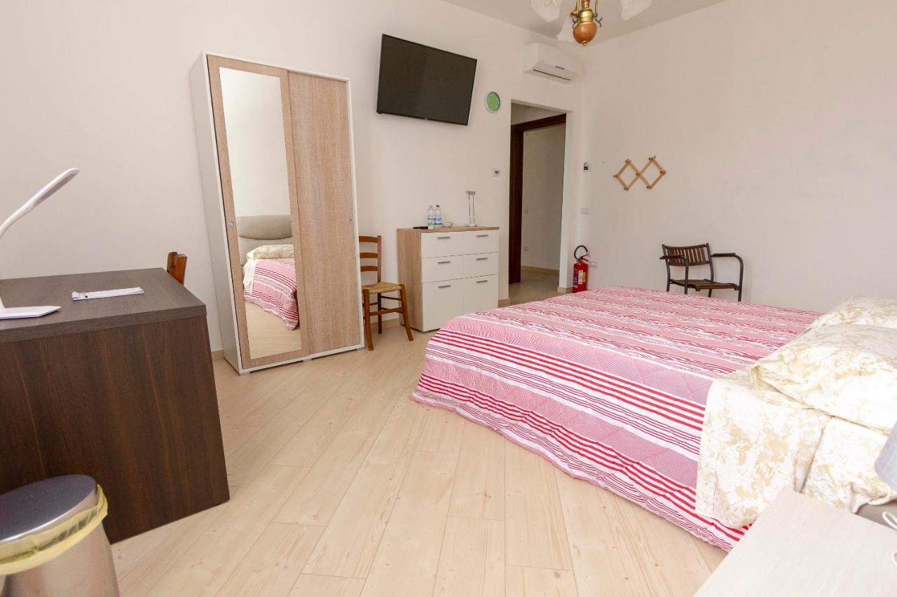 La Colomba B&B Castellaro  外观 照片